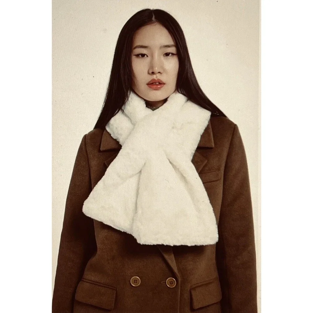 Apparis Bambi Faux Fur Scarf – Ivory, Pull-Through Vegan Wrap, 44